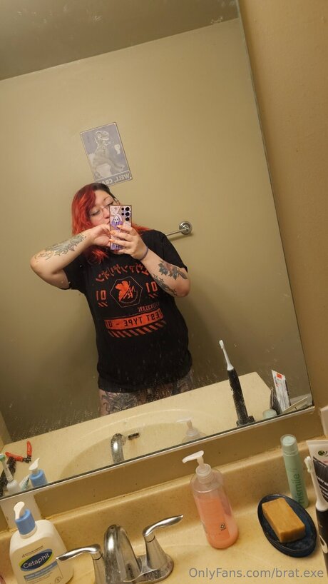 Bigtiddygothmommyuwu hot actress photo