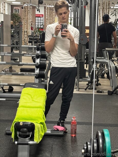 Dilanyn naked model pics