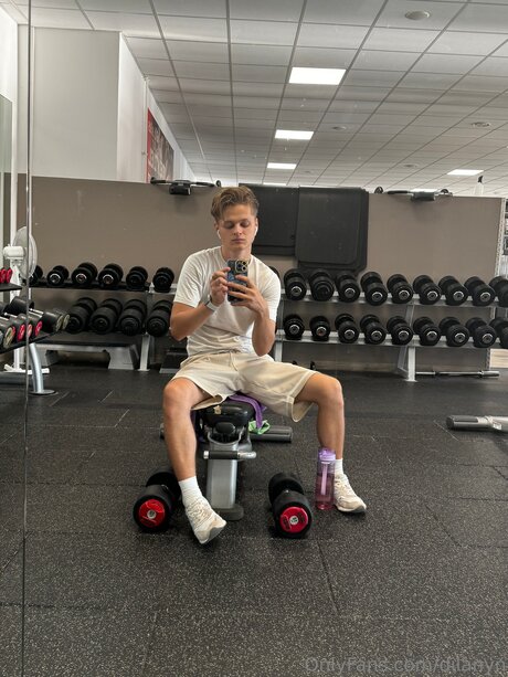 Dilanyn model best picture