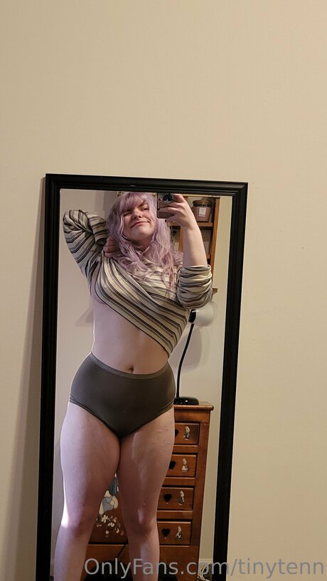 Tinytenn art star pictures