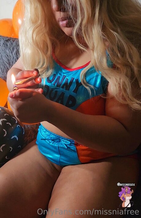 Missniafree model nude photo