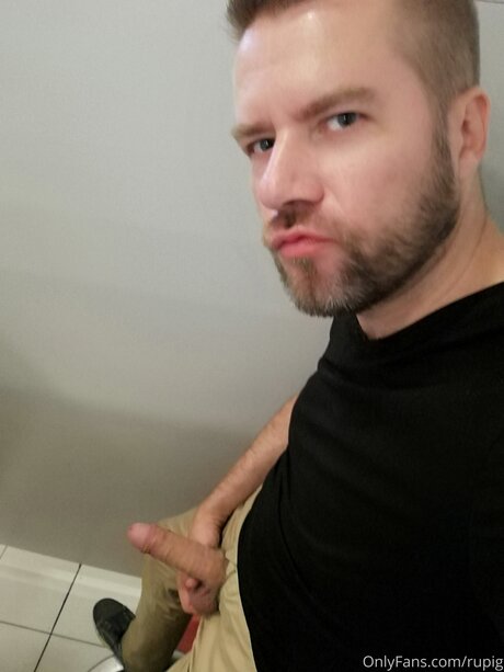 Rupig star erotic photo