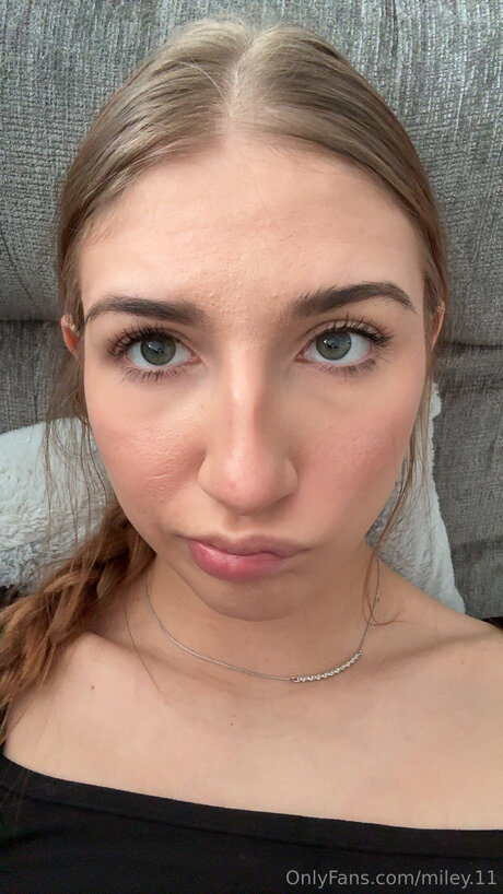 Miley 11 naked pornstar image