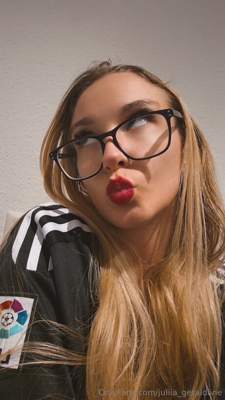 Juliia Geraldiine free model images