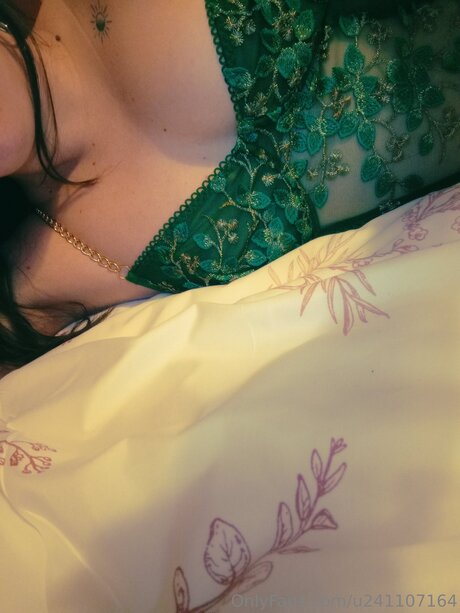 U241107164 high quality pornstar images