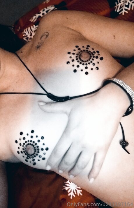 U241107164 pornstar exclusive image