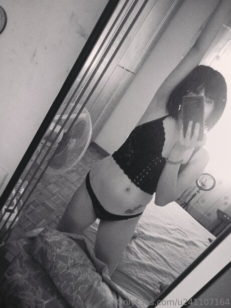 U241107164 erotic star pictures