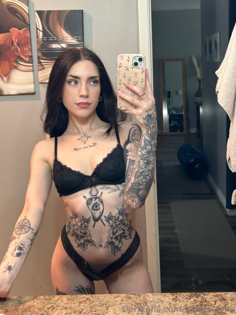 Sadieselena nudes star pic