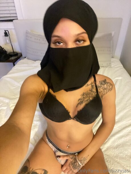 Jizzyjasi nude model archive