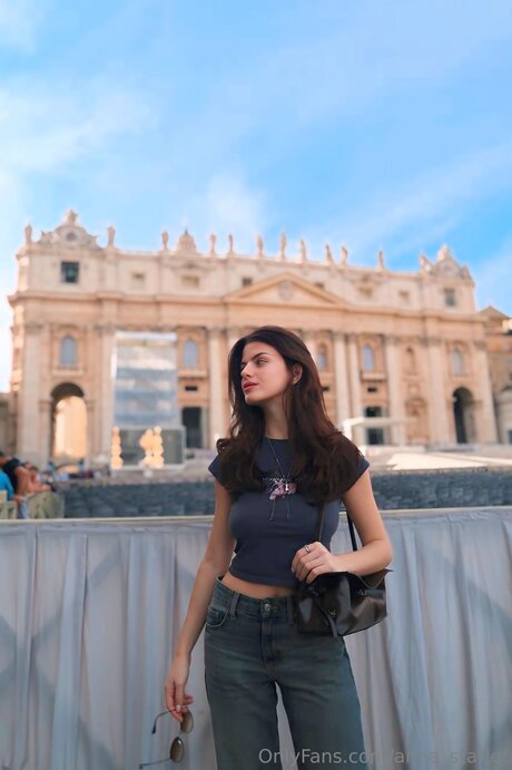 Anna Starlet model hd images