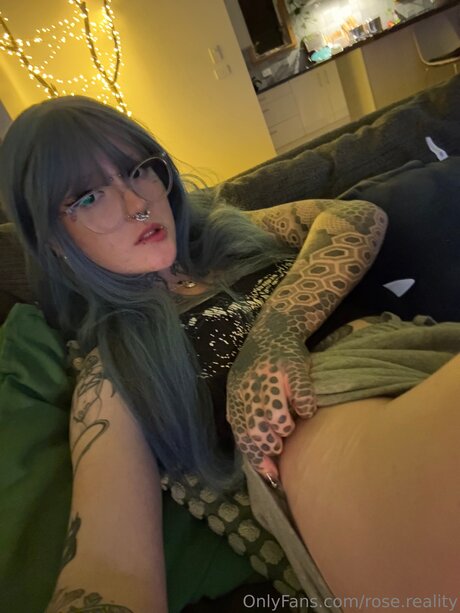 Rose Reality exclusive model img