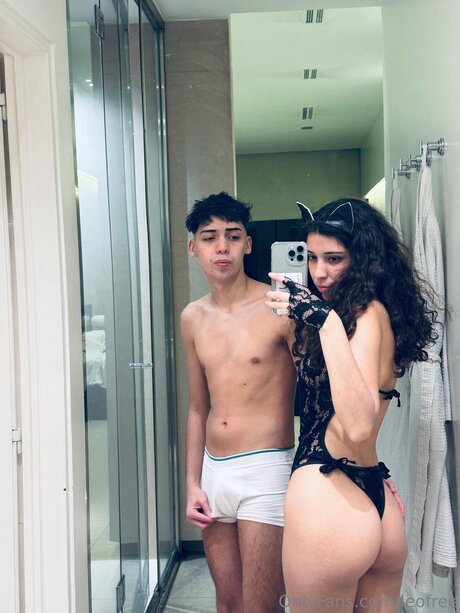 Leofree model pretty galleries