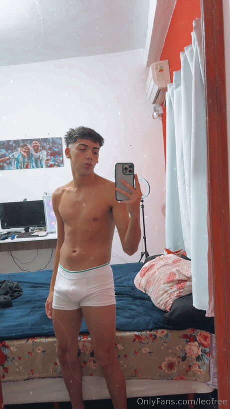 Leofree model nude picture