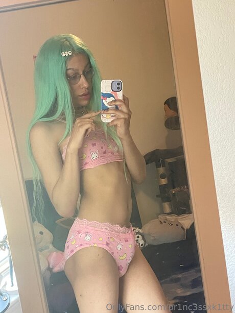 Pr1nc3ssxk1tty hot model image