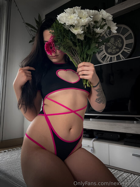 Nexinyx Vip art actress pics