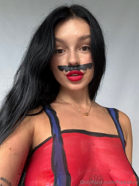 Freeskyy pornstar naked image