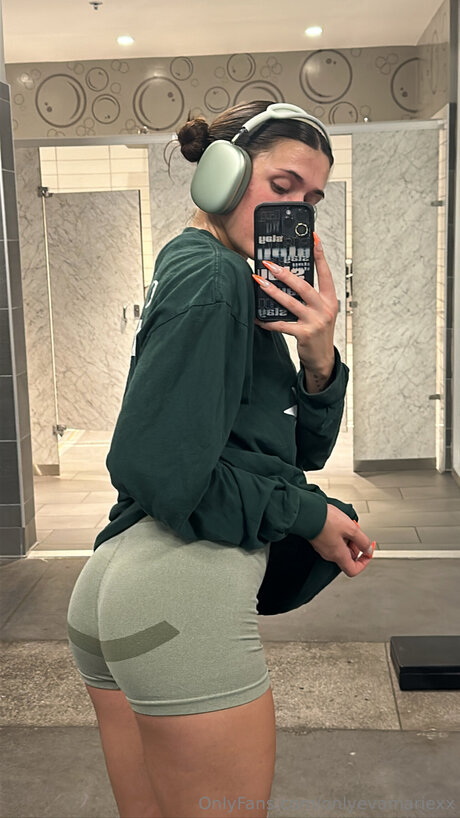 Onlyevamariexx sexy pornstar archive