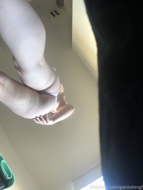 Giantaliengf hot actress pics