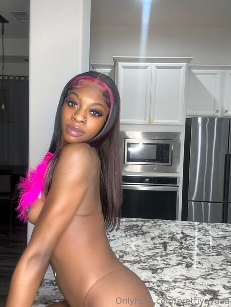 Prettiyayaaa pornstar sexy image