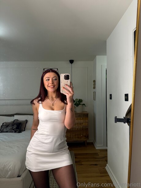 Emmariott sexy star photo