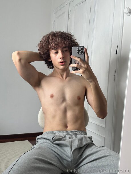 milf wife onlyfans top picture