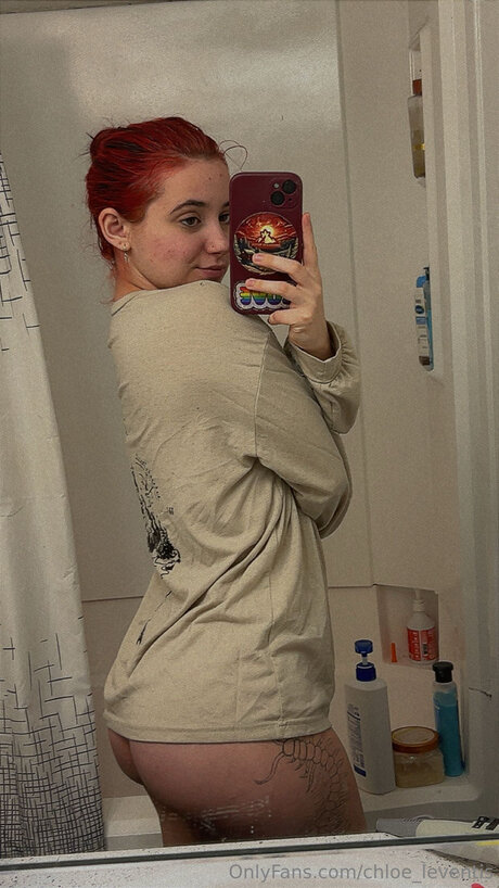 Red W naked pornstar archive