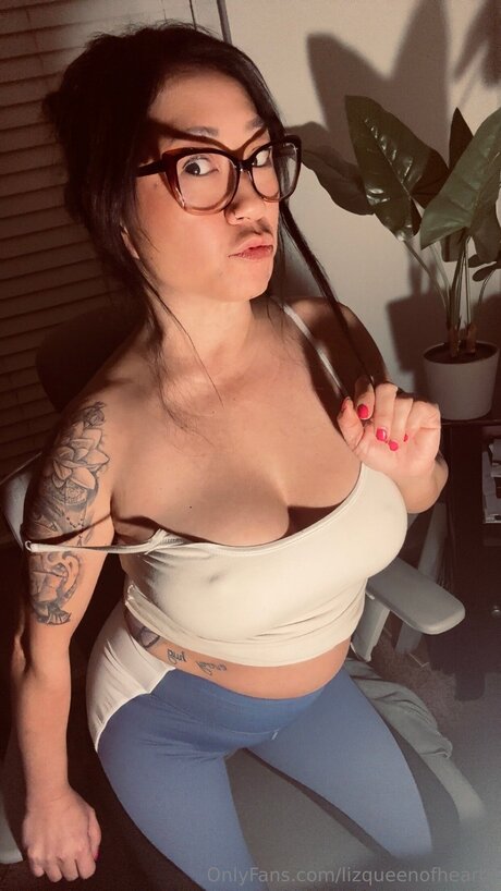 Lizqueenofhearts model best image