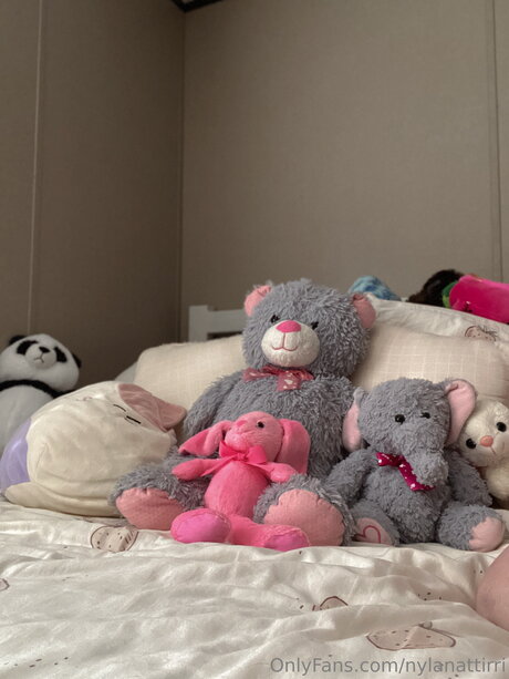 Nylanattirri pornographic star pictures