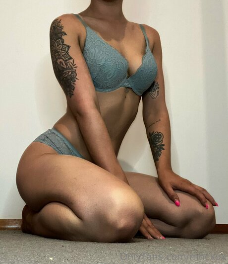 Mhcxox nude model pictures