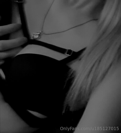 U185127015 model perfect pic