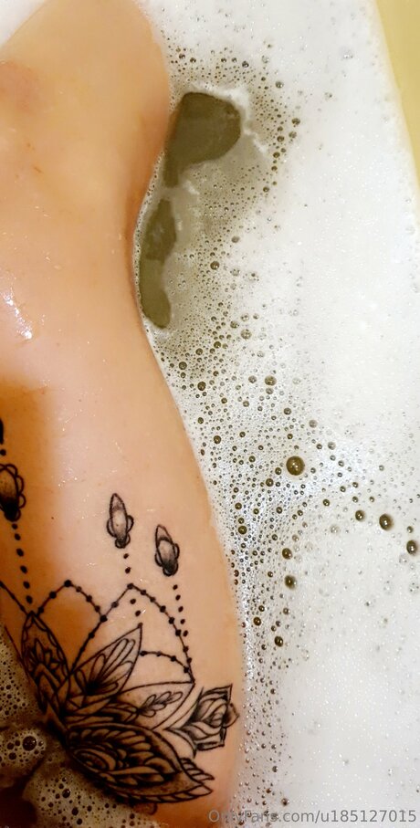 U185127015 free pornstar photo