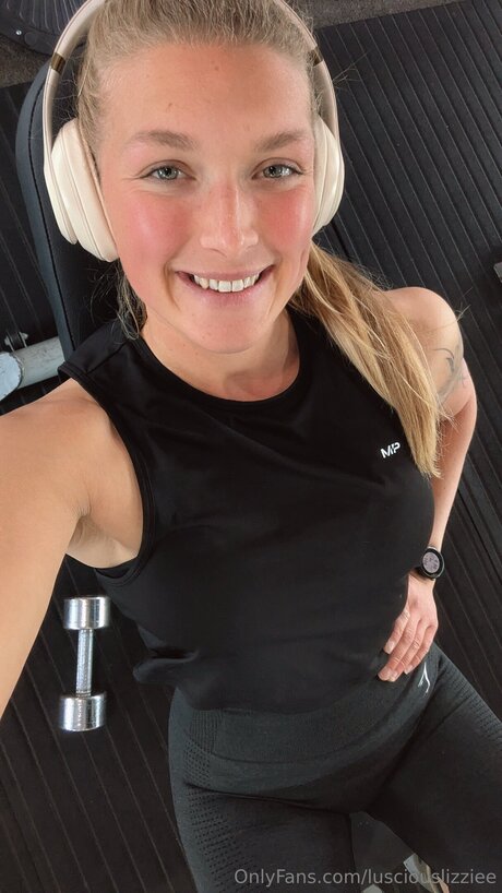 Lusciouslizziee erotic actress gallery