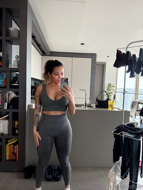 Niykeecruzfree hot actress galleries