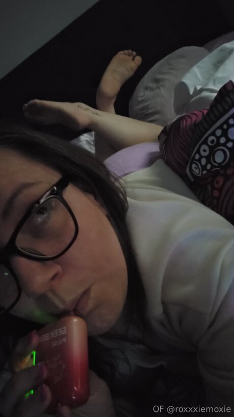 Roxxxiemoxie perfect pornstar photo