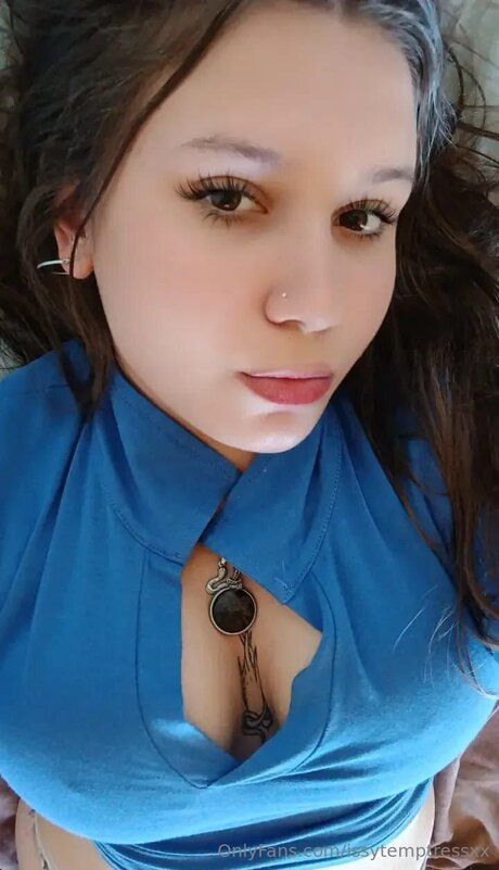 Issytemptressxx nude pornstar pictures