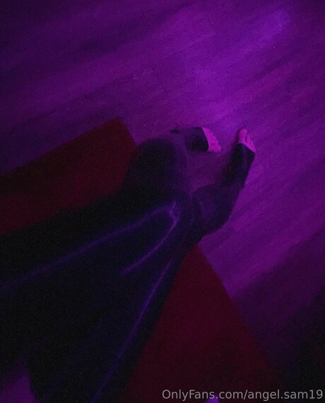 Angel Sam19 nude star archive
