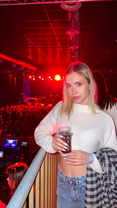 Yanakokka model best photos