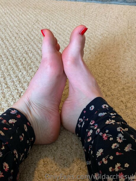 Wildarchesuk model sexy pics