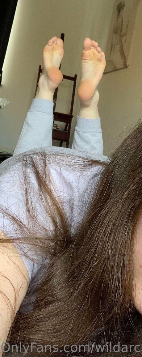 Wildarchesuk model hot image