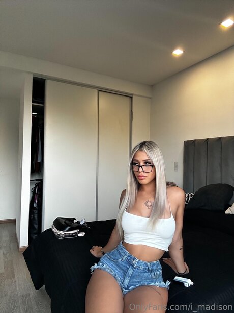 Iammaddie06 star sexy photo