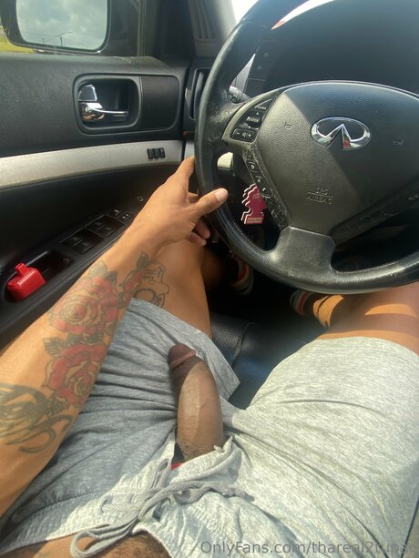 Thareal2tupac model perfect image