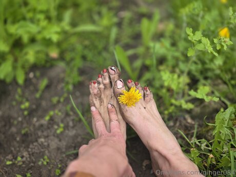 Ginger084 free actress galleries