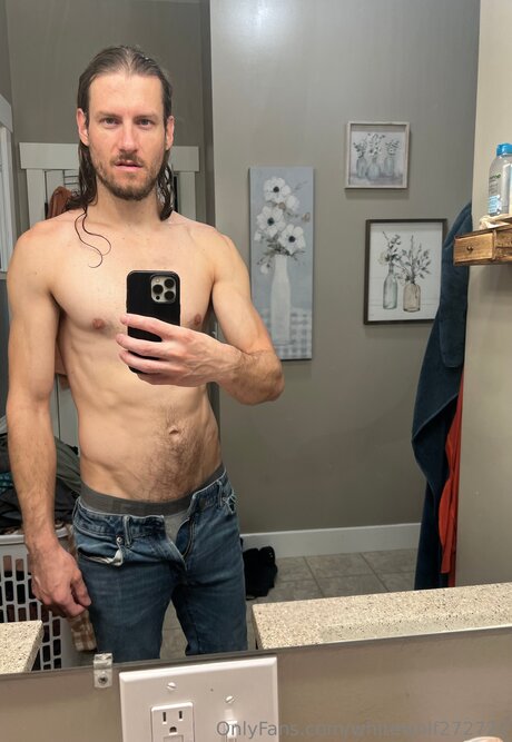 Whitewolf272727 star adult image