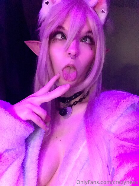 Crazynees hot actress photo