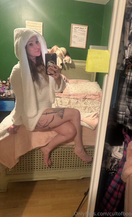 Cultofboo model high quality picture