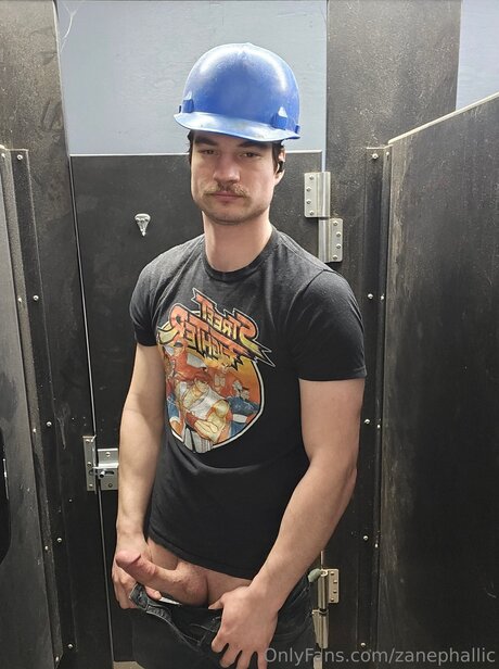 Zanephallic star naked galleries