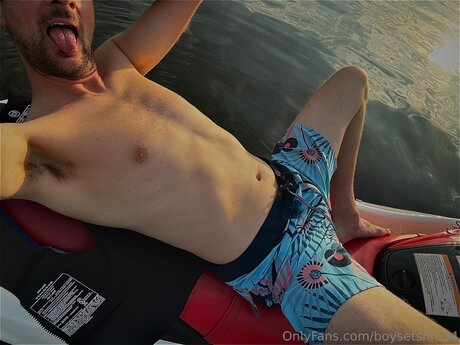 Boysetsfire34 model beautiful photo