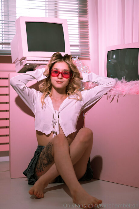 Taitehambelton porn star pic