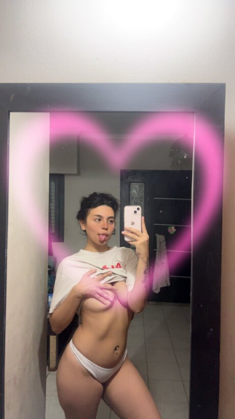 Lolamendezzz nudes actress pic