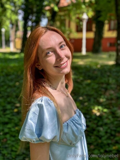 Lolynebel actress photo